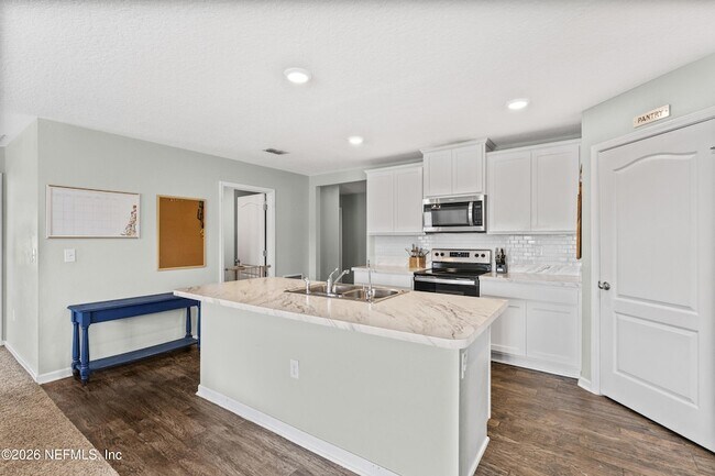 Building Photo - 3696 Shiner Dr