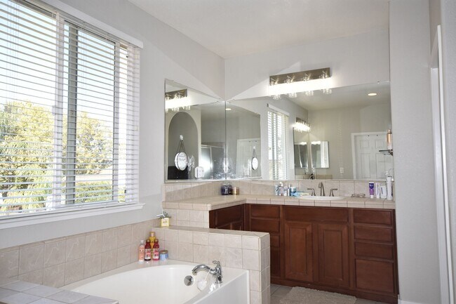 Building Photo - 11719 Kouros Way
