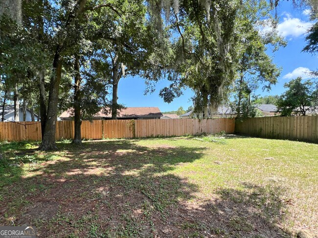 Building Photo - 107 Pinedale Dr