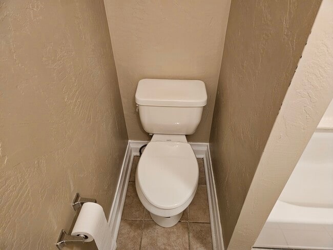 Building Photo - 246 S St Clair St