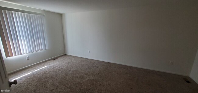 Building Photo - 2 br, 1 bath Condo - 50031 S Benny Ct