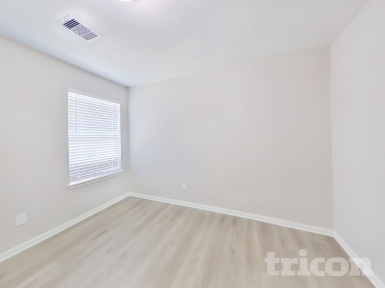 Building Photo - 2417 Regatta Ln