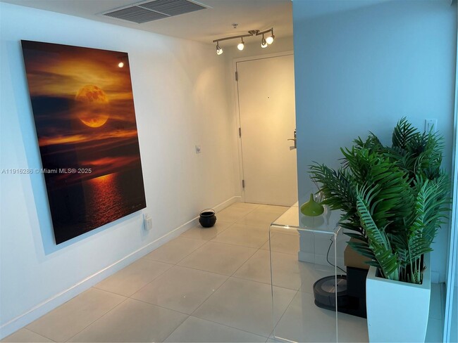 Building Photo - 335 S Biscayne Blvd