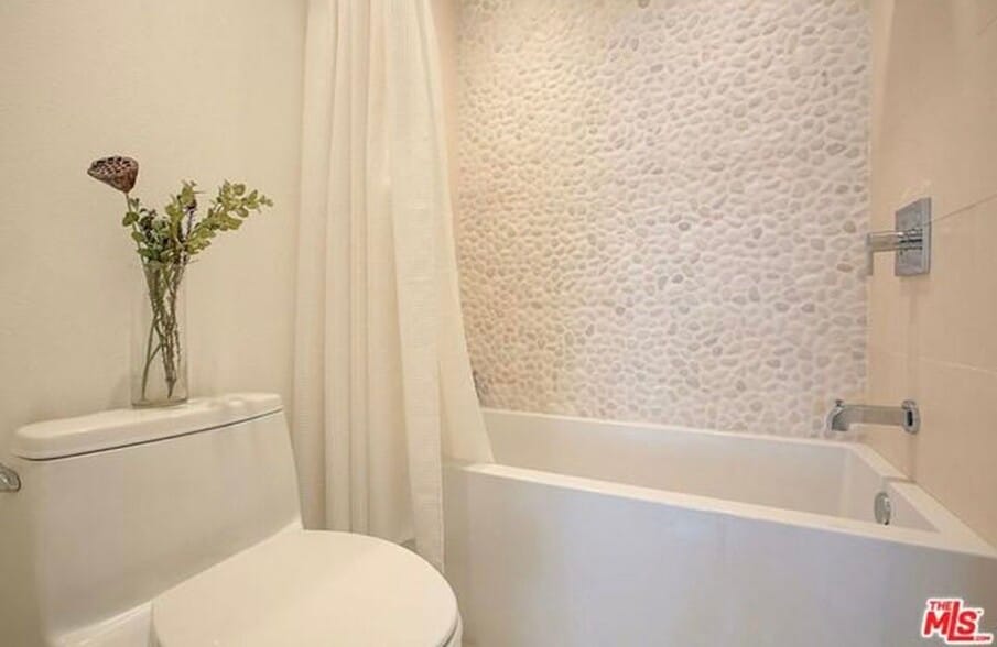 Building Photo - 8145 Redlands St