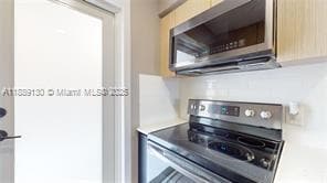 Building Photo - 13105 Ixora Ct