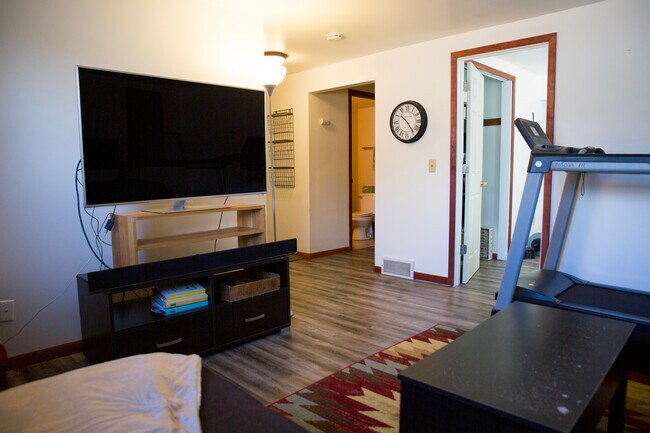 Downstairs living area - 1319 S Thompson Dr