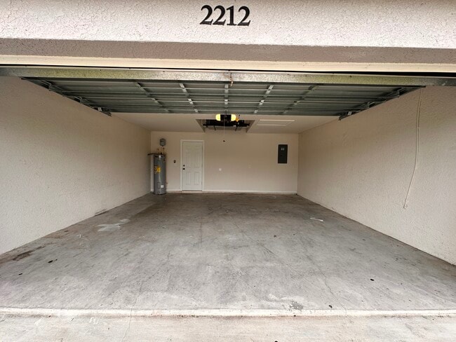 Building Photo - 2212 SW Santa Barbara Pl