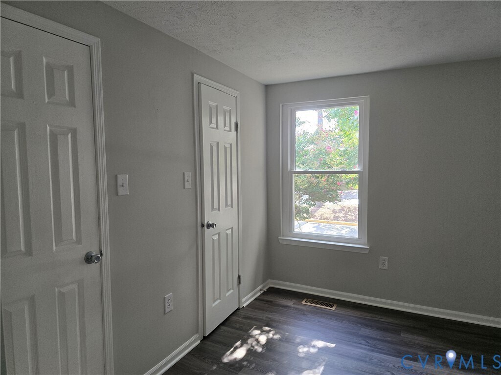 Building Photo - 4960 Finnegan Ct