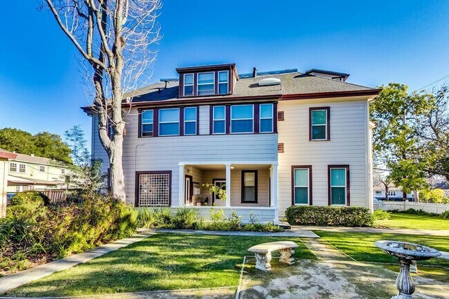 Building Photo - 159 Emerson St