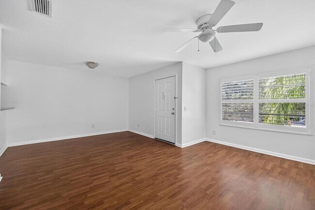 Building Photo - 5440 S MacDill Ave