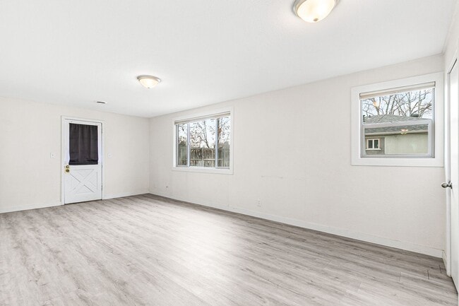 Building Photo - Charming Private 1-Bedroom Carriage House with Modern Amenities in Englewood