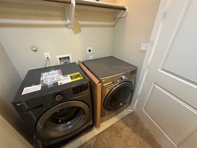 Building Photo - 2021 Fannin Station