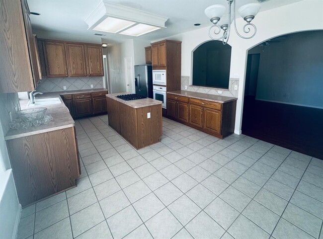 Building Photo - 2248 Fernspring Dr