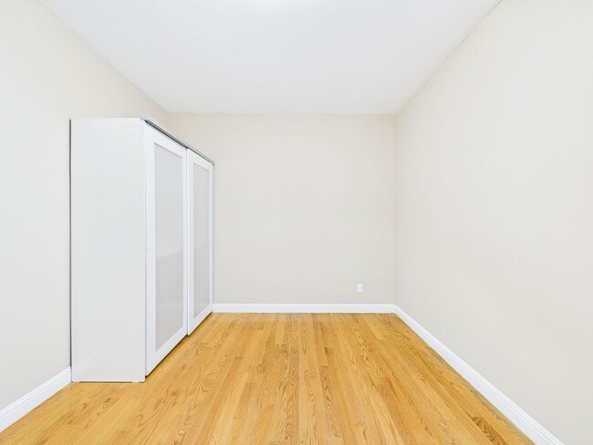 Building Photo - Spacious 3 bed/2 bath in prime Ingleside location near Ocean Ave.