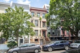 Building Photo - Available now! 2 Bed 2 Bath in Adams Morga...