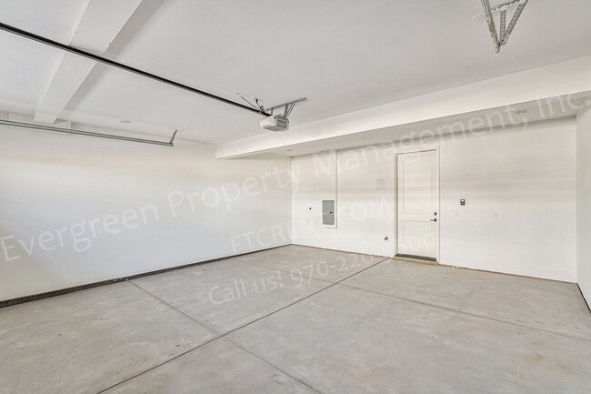 Building Photo - 3045 E Trilby Rd