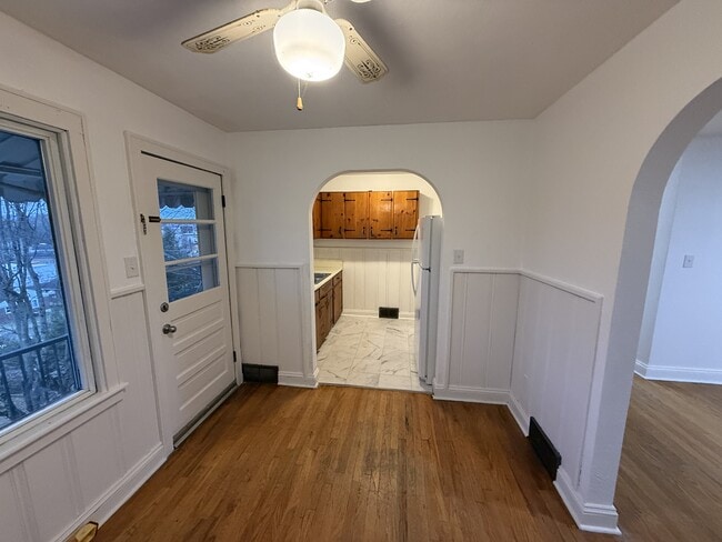 Building Photo - 103 Edwards St