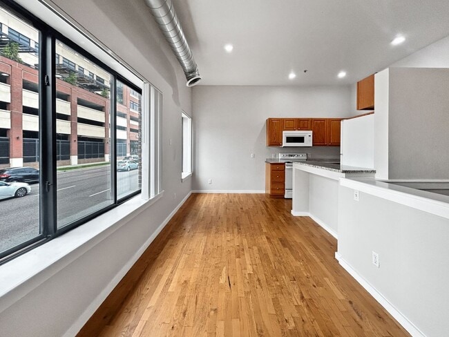 Building Photo - $0 DEPOSIT OPTION. 2 BED 2.5 BATH CONDO AT STUDIO 70 IN DENVER'S GOLDEN TRIANGLE. PARKING INCLUDED!