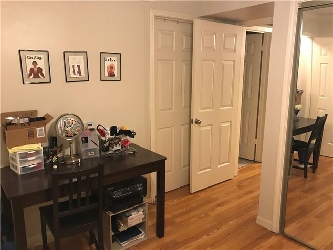 Building Photo - 501 W 26th St