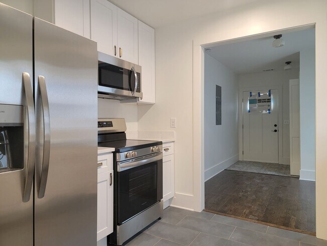 Building Photo - Live Stylishly in History — Professionally...