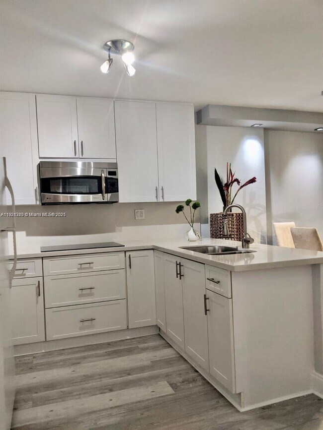 Building Photo - 16465 NE 22nd Ave