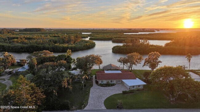 Building Photo - 778 Nassau Rd