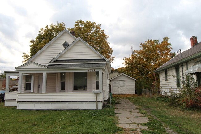 Building Photo - 4711 N Regal St