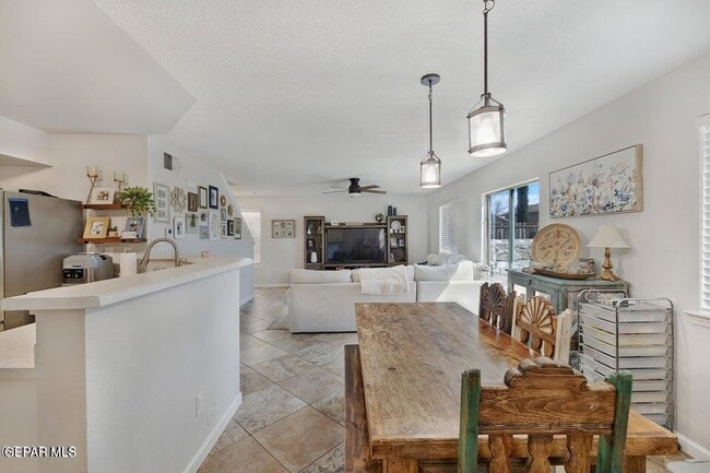 Building Photo - 11944 Mesquite Rock Dr