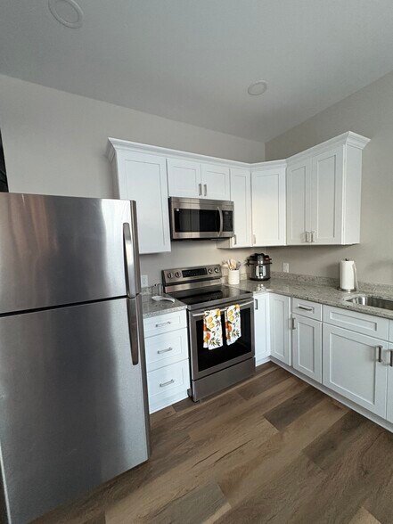 Building Photo - 111 E Main St