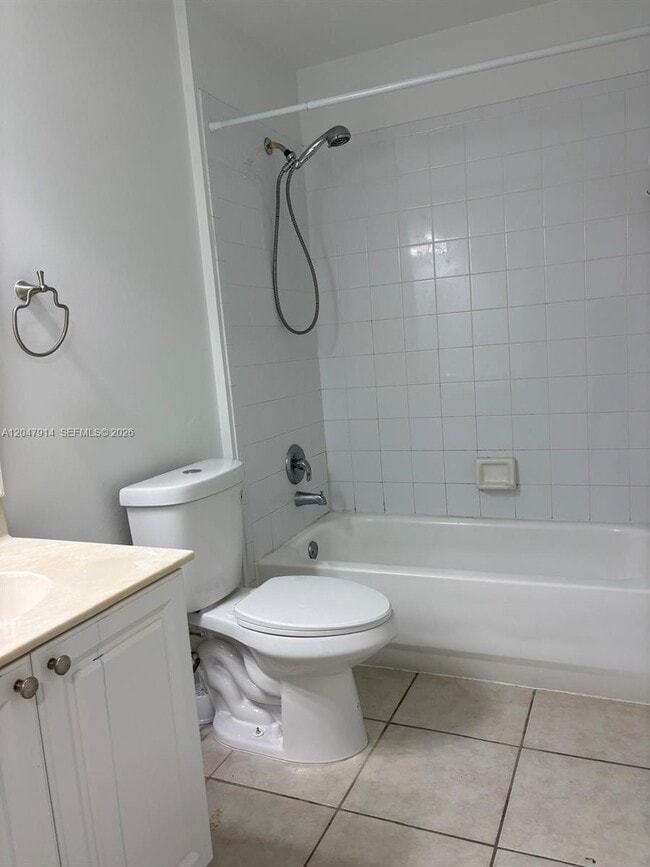 Building Photo - 2080 Greenview Shores Blvd