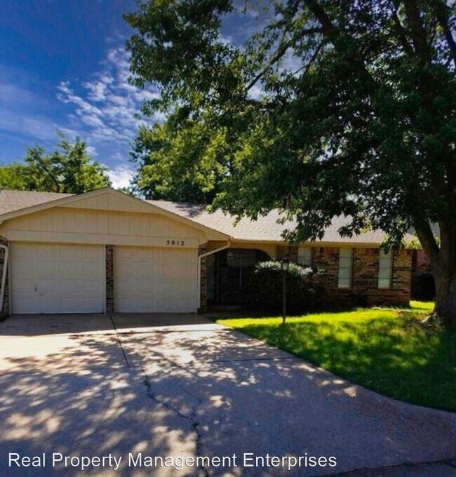 3 br, 1.5 bath House 5012 Brookdale Drive 5012 Brookdale Dr