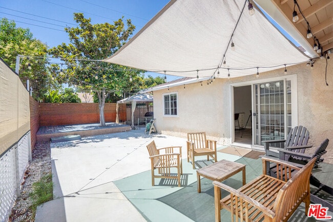 Building Photo - 14509 Ermita Ave