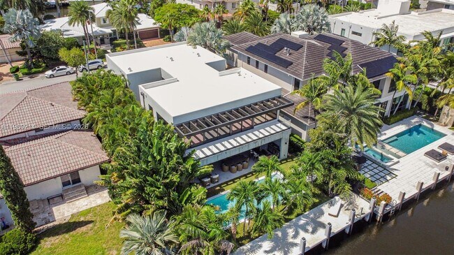 Building Photo - 620 Solar Isle Dr