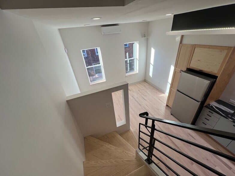 Building Photo - 2019 S Beechwood St