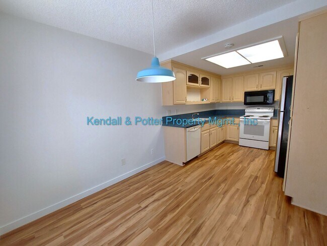 Building Photo - Quiet Setting 2BR 1BA in Soquel Knolls