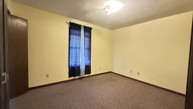 Building Photo - 1356 S Post Oak Rd