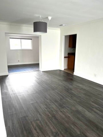 Building Photo - 750 NW 44th Ave