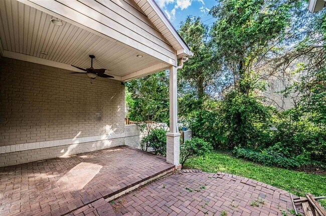 Building Photo - 841 Denzil Ave