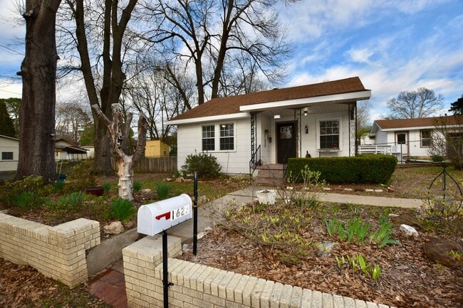 Building Photo - 1623 Texas St