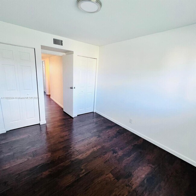 Building Photo - 5721 Blueberry Ct