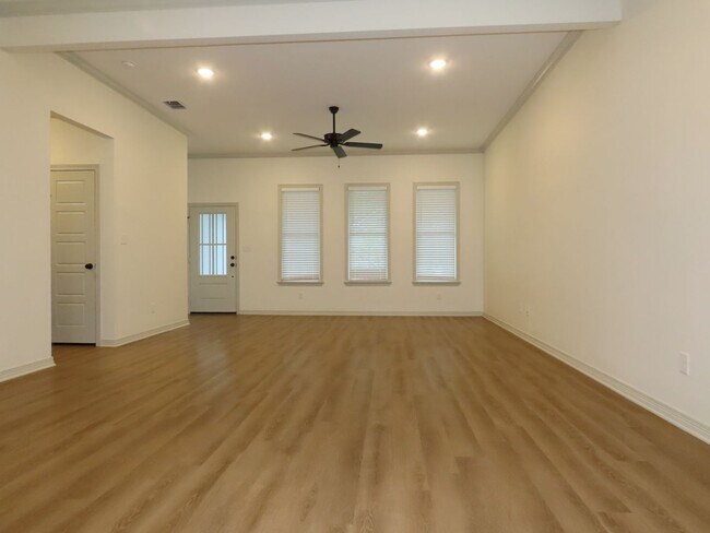 Building Photo - Coming Soon! Gorgeous 4 Bedroom, 2 Bath Home in Tyler!