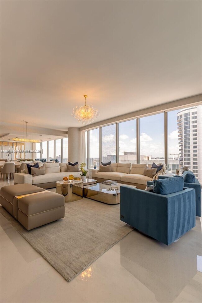 Building Photo - 17975 Collins Ave