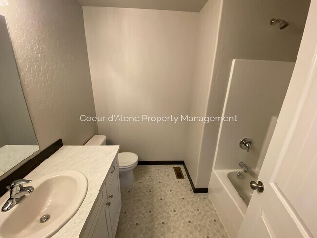 Building Photo - 3 Bedroom Home in Brookshire!