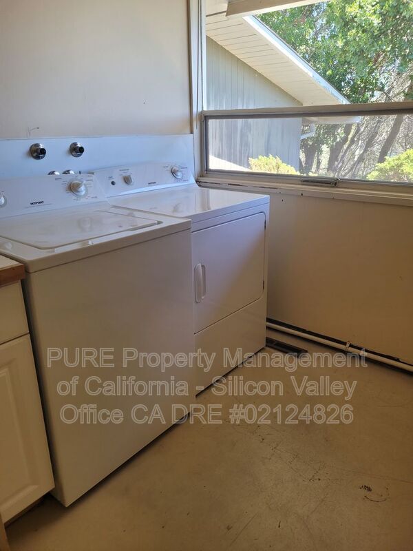 Building Photo - 21224 Saratoga Hills Rd