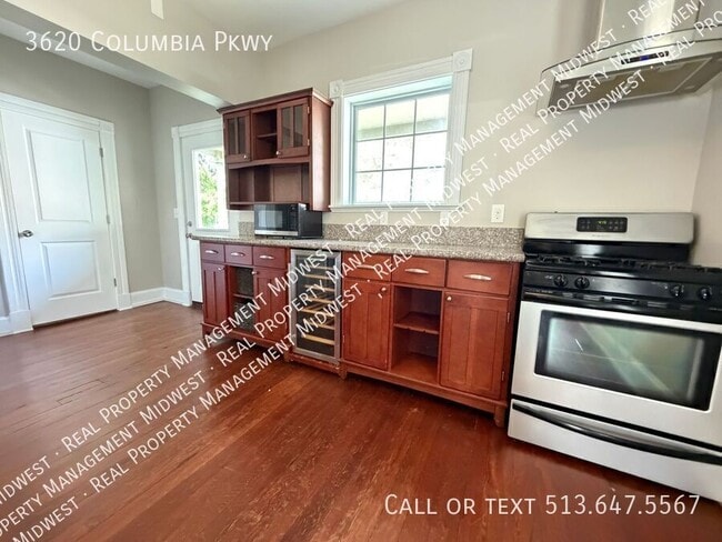 Building Photo - 3620 Columbia Pkwy