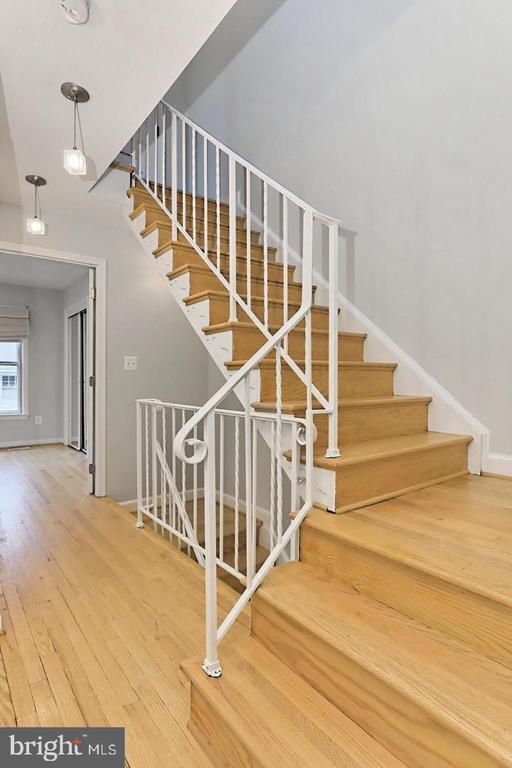 Building Photo - 1024 N Monroe St