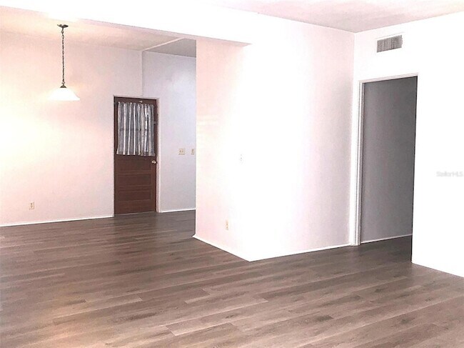 Building Photo - 905 Cherokee Cir