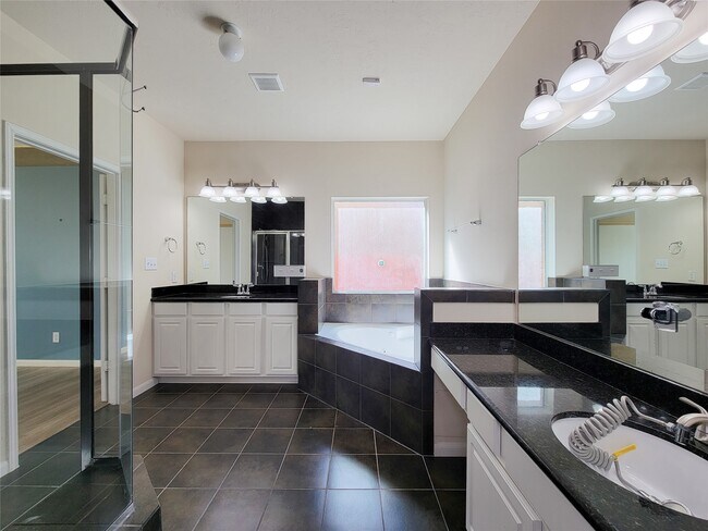 Building Photo - 26307 Langdon Ct