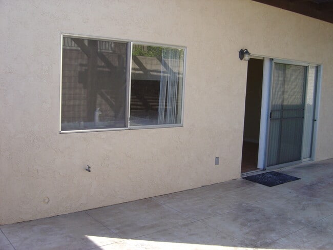 Building Photo - 407 Leavens Ct