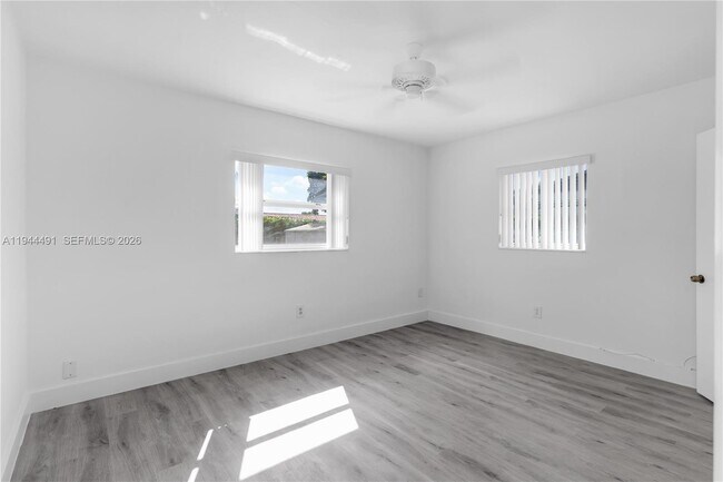 Building Photo - 5215 SW 128th Ave